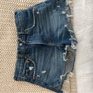 Abercrombie mid rise mom short
